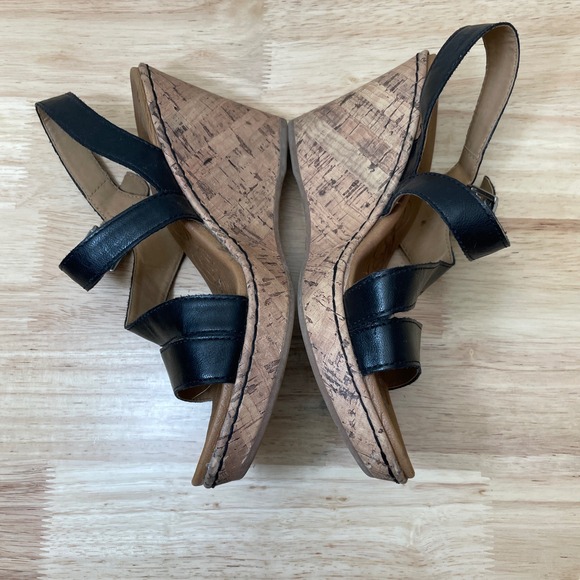 b.o.c Born Concepts Black Leather Cork Wedge Sandals Women's Size 8M - Picture 4 of 10